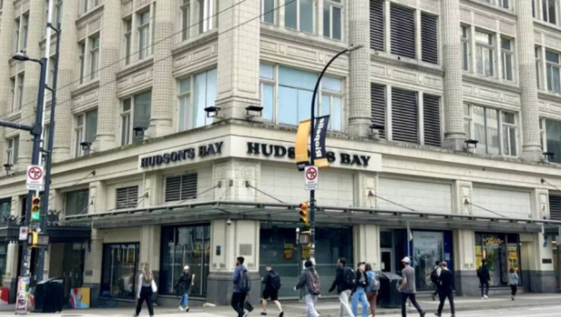 温哥华市中心海湾百货迎最后一日 温哥华市中心海湾百货迎最后一日