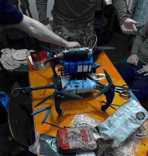 乌克兰利用无人机向俄罗斯袭击。 SBU 乌克兰利用无人机向俄罗斯袭击。 SBU