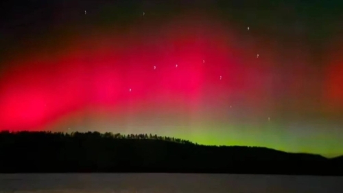 中国北部2日或现红绿复合极光 中国北部2日或现红绿复合极光