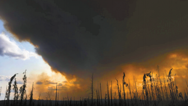 加拿大多省爆发大规模野火,浓烟也飘散到美国北部多个州,造成空气品质急剧恶化。 加拿大多省爆发大规模野火,浓烟也飘散到美国北部多个州,造成空气品质急剧恶化。