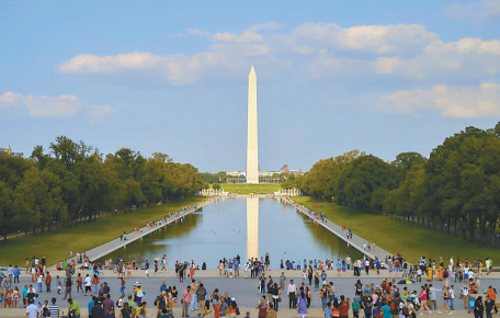 摩根大通分析指,旅游与观光业仅佔美国整体GDP约3%,外国旅客只佔当中的一小部分,但部分依赖外国游客的小镇恐受重创。 摩根大通分析指,旅游与观光业仅佔美国整体GDP约3%,外国旅客只佔当中的一小部分,但部分依赖外国游客的小镇恐受重创。