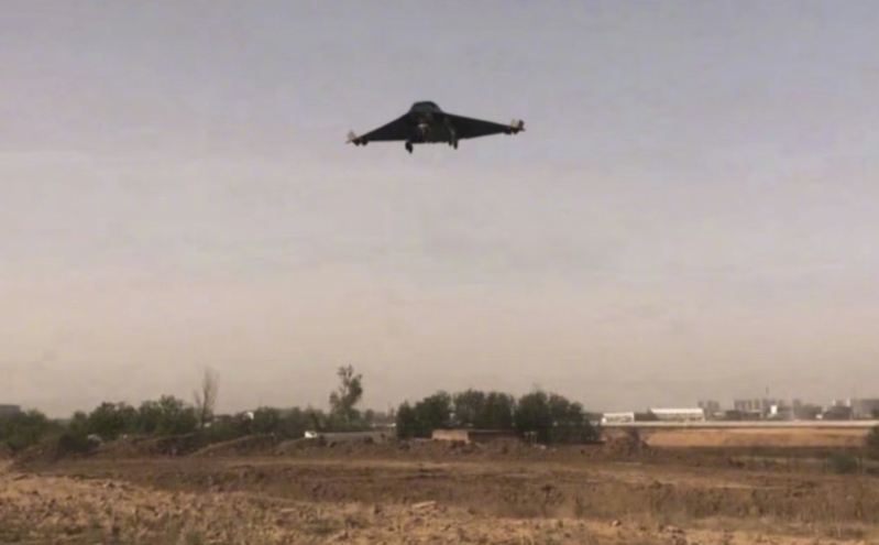 网上流出解放军歼-36正面照。 网上流出解放军歼-36正面照。