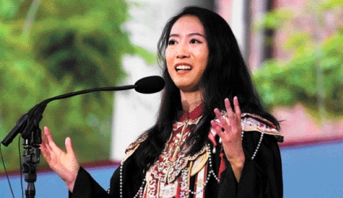 蒋雨融在哈佛大学毕业典礼上代表致词 蒋雨融在哈佛大学毕业典礼上代表致词