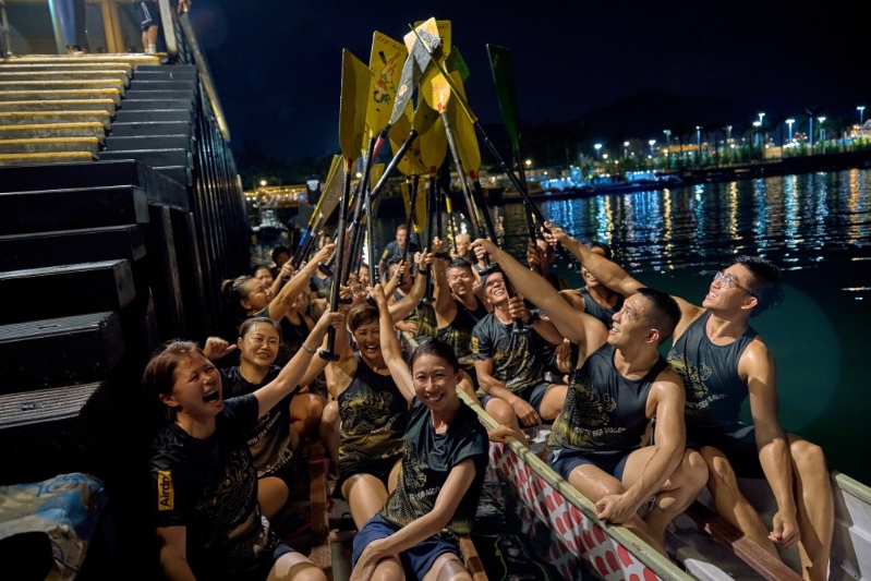 Cice指有赖“北海龙”可以维系大家感情。 Cice指有赖“北海龙”可以维系大家感情。