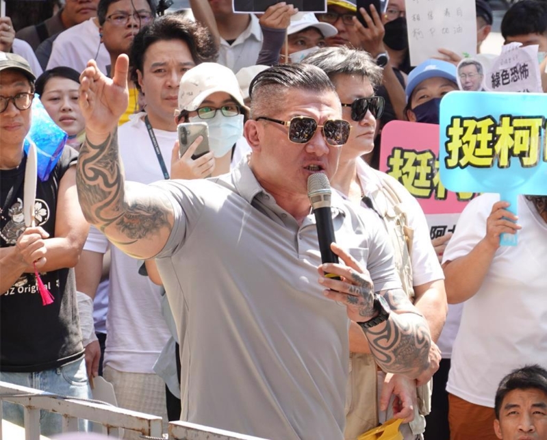 “馆长”陈之汉。.jpg “馆长”陈之汉。.jpg