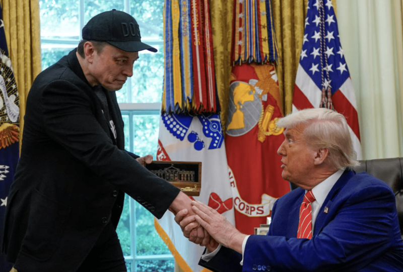 全球首富马斯克与美国总统特朗普的关系,似乎已迅速由盟友变对手。路透社 全球首富马斯克与美国总统特朗普的关系,似乎已迅速由盟友变对手。路透社