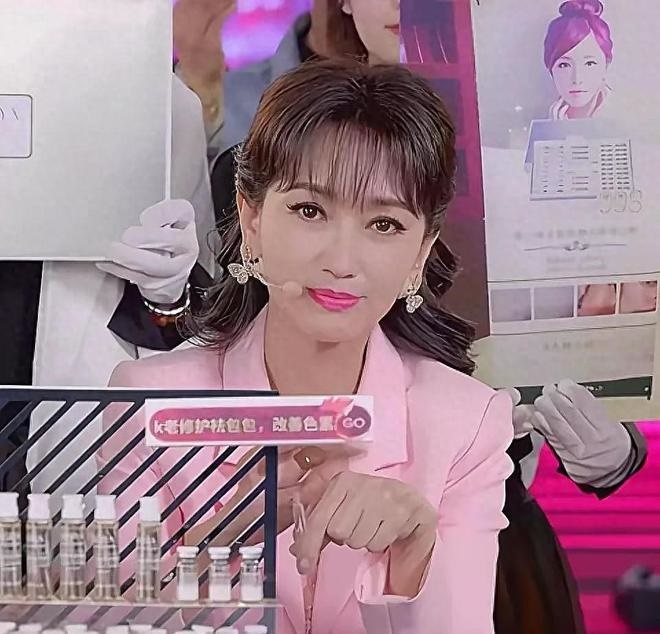 赵雅芝近日于直播带货期间惨受网络欺凌 赵雅芝近日于直播带货期间惨受网络欺凌