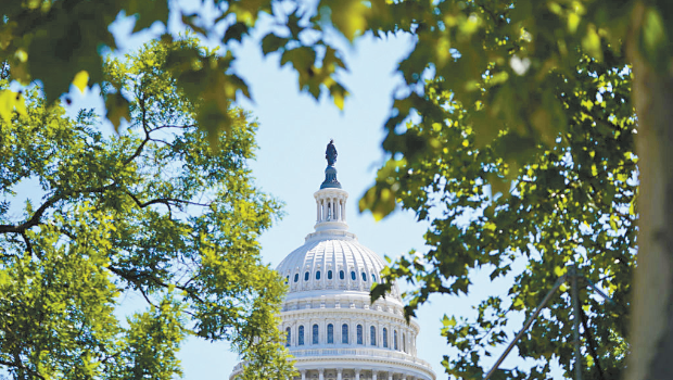 国会预算办公室发表报告,推算“大而美”法案或在未来10年为联邦增加至少2.4万亿元赤字 国会预算办公室发表报告,推算“大而美”法案或在未来10年为联邦增加至少2.4万亿元赤字