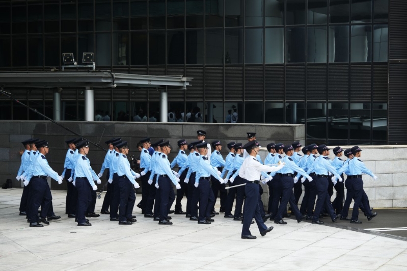 香港警务处督察月薪由52,015元至99,500元 (视乎学历而定) 。 香港警务处督察月薪由52,015元至99,500元 (视乎学历而定) 。