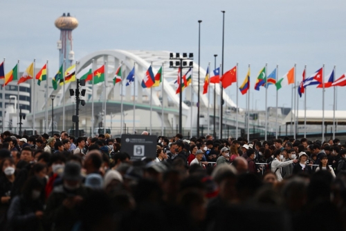 大阪世博开幕日入场人数最多。 大阪世博开幕日入场人数最多。