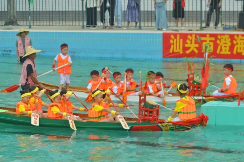 澄海区溪南西社幼儿园举行幼儿龙舟比赛1 澄海区溪南西社幼儿园举行幼儿龙舟比赛1