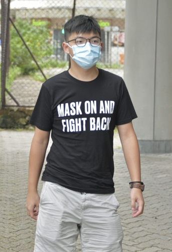 该名男子已被落案起诉一项“串谋勾结外国或者境外势力危害国家安全”罪,案件将于今日下午在西九龙裁判法院提堂。 该名男子已被落案起诉一项“串谋勾结外国或者境外势力危害国家安全”罪,案件将于今日下午在西九龙裁判法院提堂。