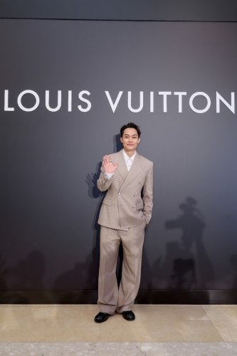 问胡子彤是否心思思想拍拖?他笑说:“唔使特别追,缘份嚟到就会有。” 问胡子彤是否心思思想拍拖?他笑说:“唔使特别追,缘份嚟到就会有。”