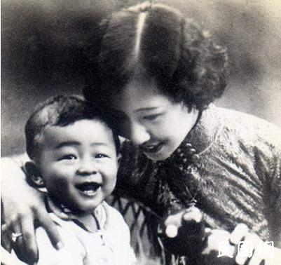 韫颖与儿子。 韫颖与儿子。