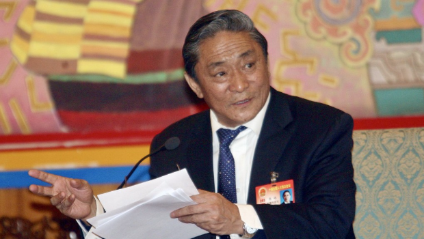 热地在人大讨论会上谈西藏教育。 热地在人大讨论会上谈西藏教育。