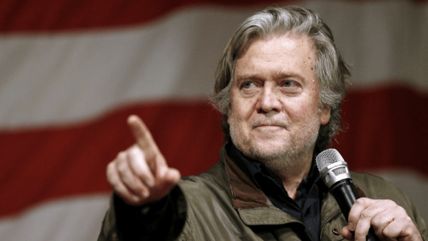 班农促特朗普驱逐马斯克离境。 班农促特朗普驱逐马斯克离境。