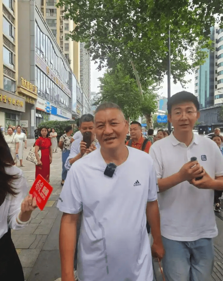 高考钉子户梁实考前受访。 高考钉子户梁实考前受访。