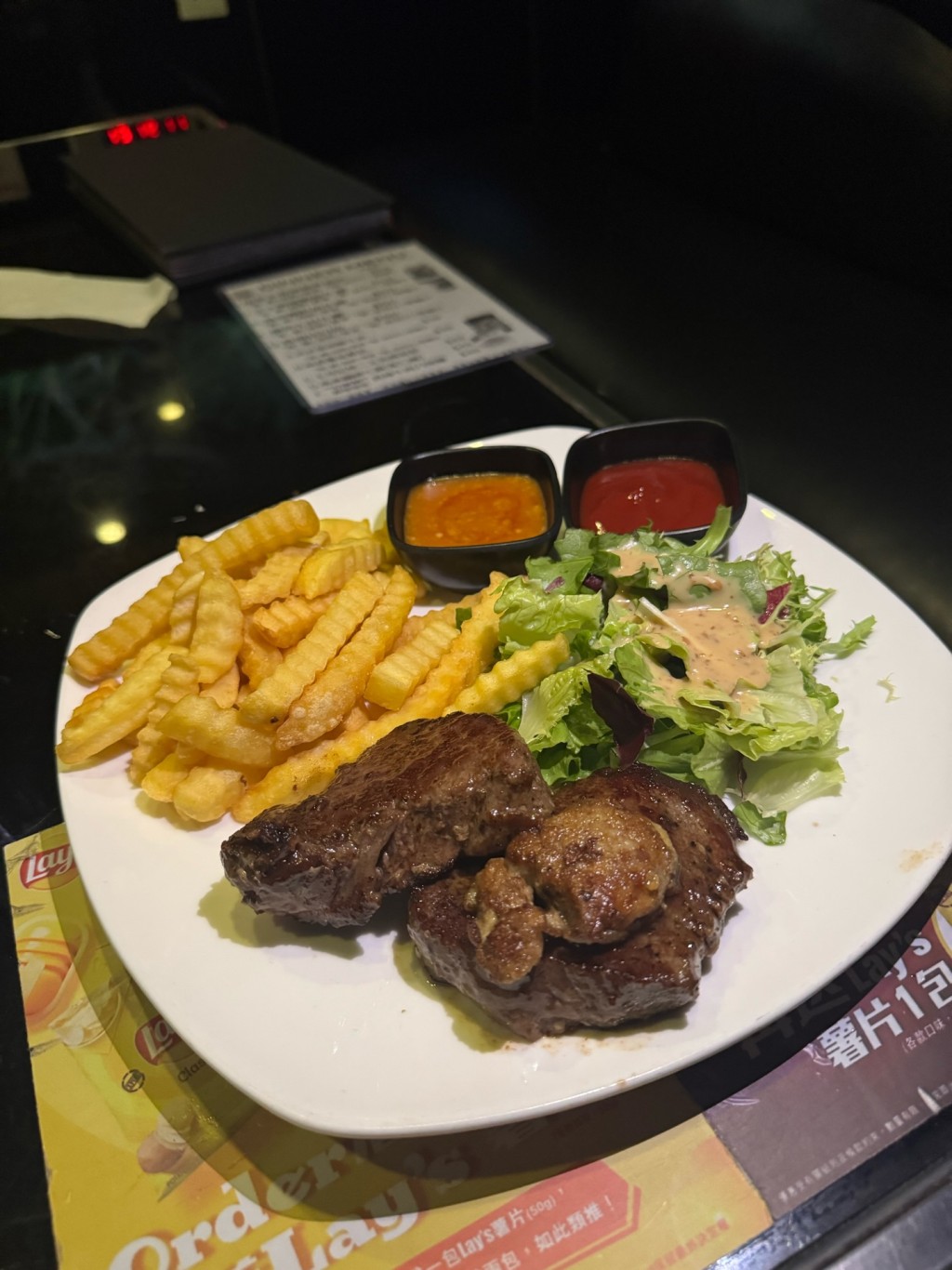 香煎鹅肝拼牛柳 香煎鹅肝拼牛柳