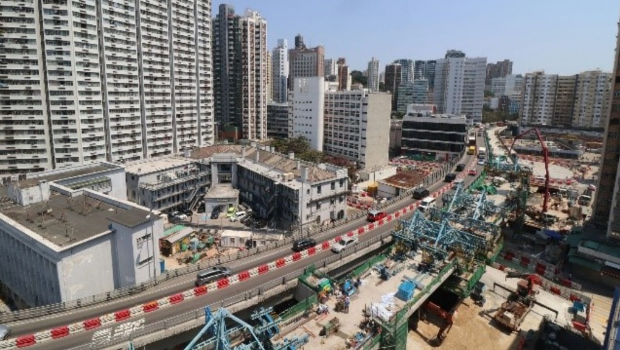 油麻地甘肃街一带现正进行加士居道天桥重置工程。 油麻地甘肃街一带现正进行加士居道天桥重置工程。