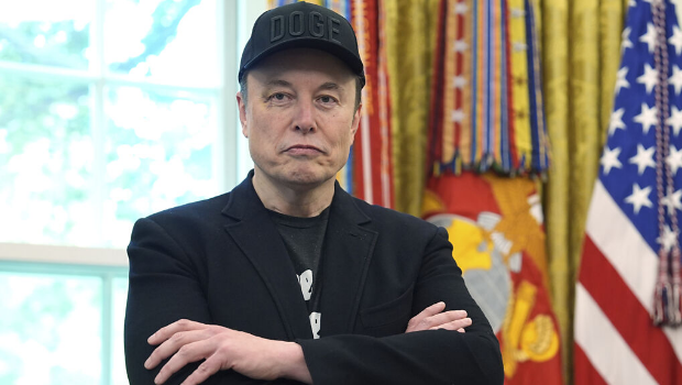 特斯拉执行长马斯克与特朗普爆发严重冲突,外界忧心他的商业帝国恐因政治报复而岌岌可危。 特斯拉执行长马斯克与特朗普爆发严重冲突,外界忧心他的商业帝国恐因政治报复而岌岌可危。