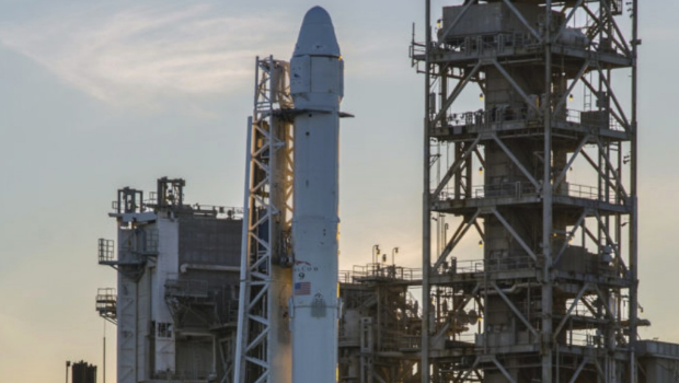 美国军方及太空总署均很依赖SpaceX的发射能力。 美国军方及太空总署均很依赖SpaceX的发射能力。