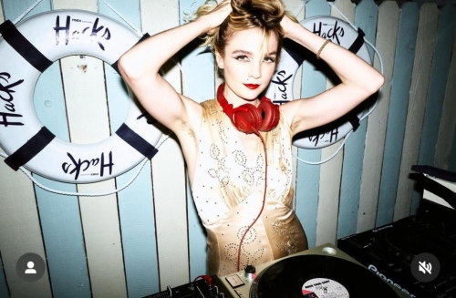 DJ Allie Teilz在社交网上重新分享了她2012年发表过的评论,她称17岁被莱托在后台性侵。 DJ Allie Teilz在社交网上重新分享了她2012年发表过的评论,她称17岁被莱托在后台性侵。