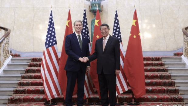 当地时间6月9日,中共中央政治局委员、国务院副总理何立峰率官员与美方在英国伦敦开始举行中美经贸磋商机制首次会议 当地时间6月9日,中共中央政治局委员、国务院副总理何立峰率官员与美方在英国伦敦开始举行中美经贸磋商机制首次会议