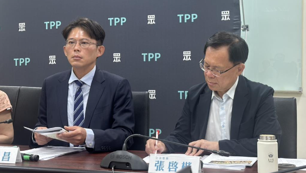 民众党“立院”党团总召黄国昌批评,史哲出任高铁董事长是赤裸裸酬庸。 民众党“立院”党团总召黄国昌批评,史哲出任高铁董事长是赤裸裸酬庸。