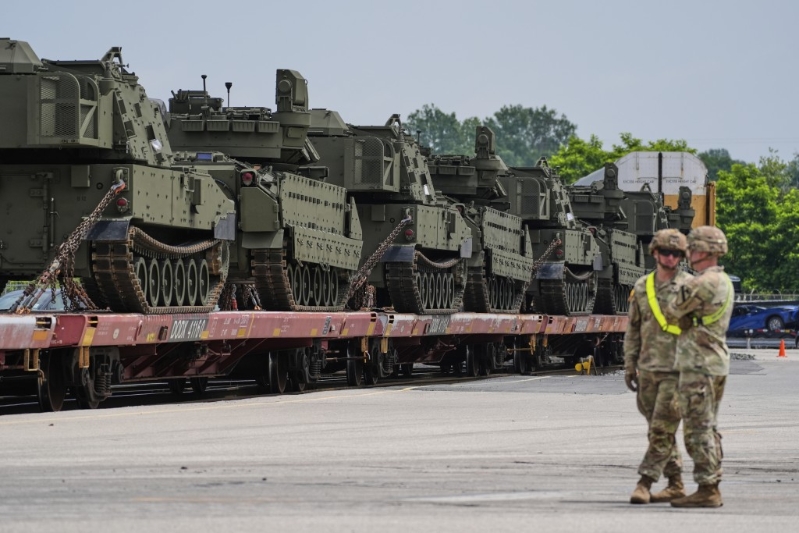 阅兵适逢总统特朗普79岁生日。美联社 阅兵适逢总统特朗普79岁生日。美联社