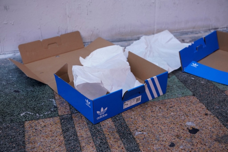 Adidas被人抢劫一空。 路透社 Adidas被人抢劫一空。 路透社