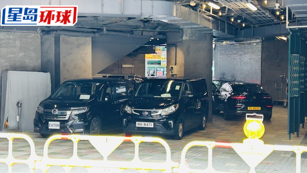 一度淹浸的停车场,积水已被清理。 一度淹浸的停车场,积水已被清理。