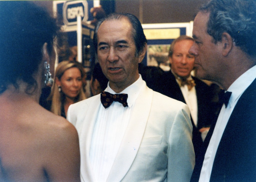 已故赌王何鸿燊一生拥有四房太太,共17名子女。 已故赌王何鸿燊一生拥有四房太太,共17名子女。