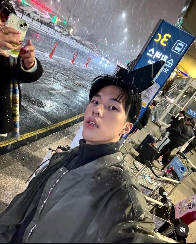 邓佳骏被网民公开多张生活照。 邓佳骏被网民公开多张生活照。