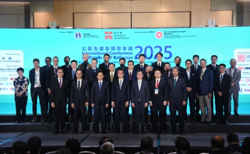 公路及铁路国际会议今明两日在会展举行,以建造智慧绿色运输基建为主题。 何健勇摄 公路及铁路国际会议今明两日在会展举行,以建造智慧绿色运输基建为主题。 何健勇摄