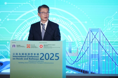 陈茂波表示,香港在运输基建的发展,有赖良好的工程知识及精准规划。 何健勇摄 陈茂波表示,香港在运输基建的发展,有赖良好的工程知识及精准规划。 何健勇摄