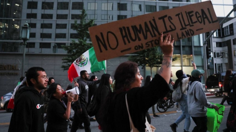 “反ICE浪潮”蔓延至美国多市。 路透社 “反ICE浪潮”蔓延至美国多市。 路透社