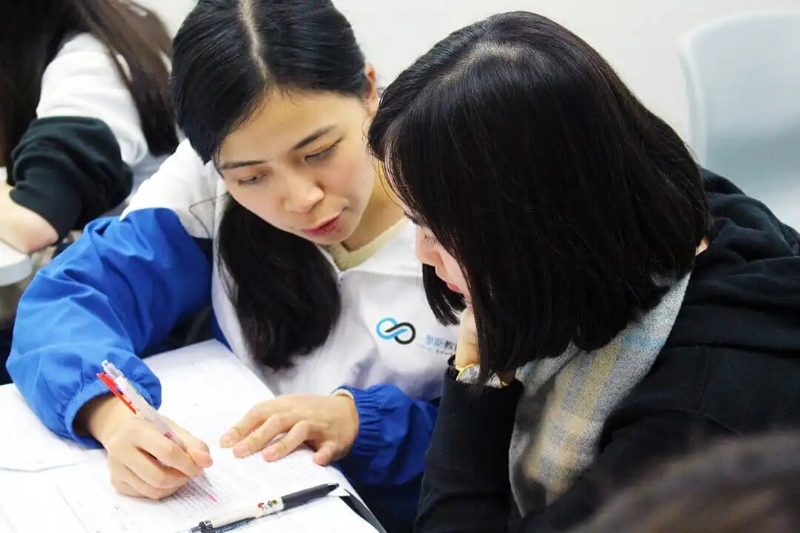 学斯教育1v4教学。 学斯教育1v4教学。