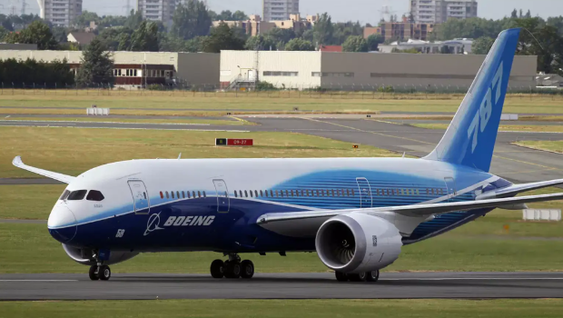 787是波音公司最新款的寛体长航程客机,技术都是最先进的。 787是波音公司最新款的寛体长航程客机,技术都是最先进的。