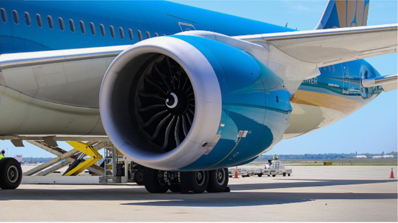 787采用的奇异GEnx大旁通比发动机,燃油经济性、推力都是相当不错的。 787采用的奇异GEnx大旁通比发动机,燃油经济性、推力都是相当不错的。