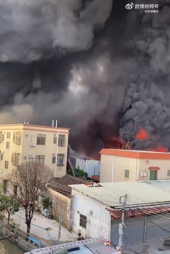 中山有居民区火灾。 中山有居民区火灾。