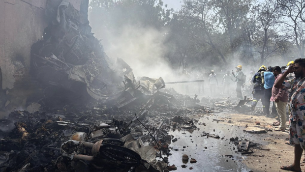 印度航空787客机堕毁,飞机残骸。 印度航空787客机堕毁,飞机残骸。