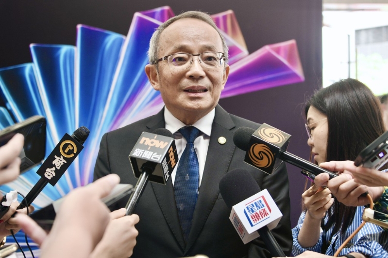 郑光廷领导的智能晶片与系统研发中心(ACCESS)是科大全资拥有的研发中心 郑光廷领导的智能晶片与系统研发中心(ACCESS)是科大全资拥有的研发中心