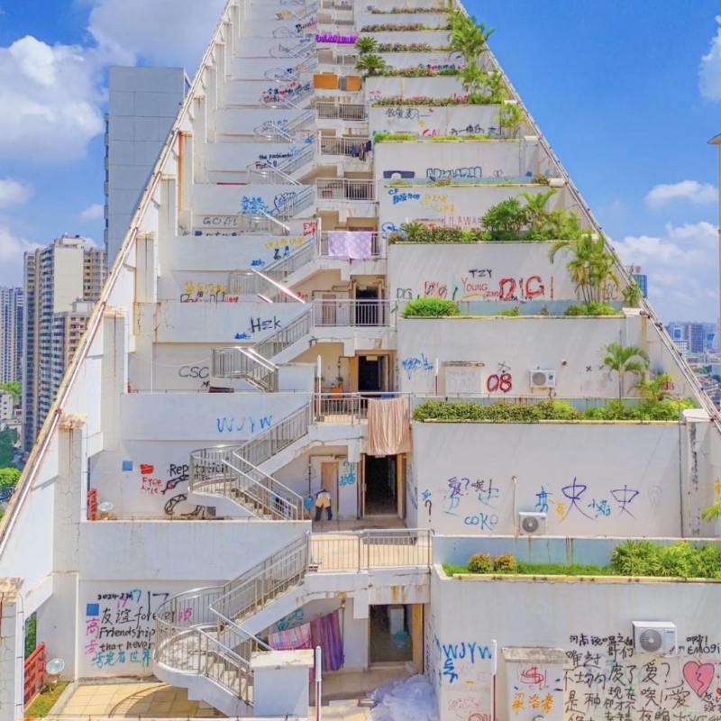 南宁华星时代广场设计独特成网红楼。.jpg 南宁华星时代广场设计独特成网红楼。.jpg