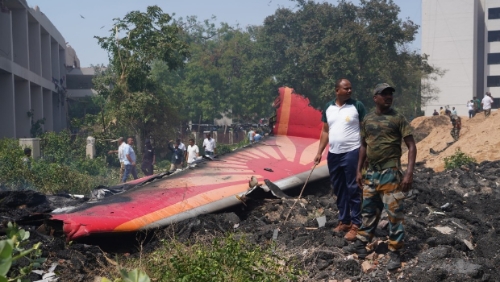 印度航空空难造成超过240人罹难。 印度航空空难造成超过240人罹难。