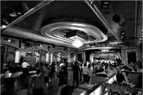 民国年代的上海,中产流行去舞厅。 民国年代的上海,中产流行去舞厅。