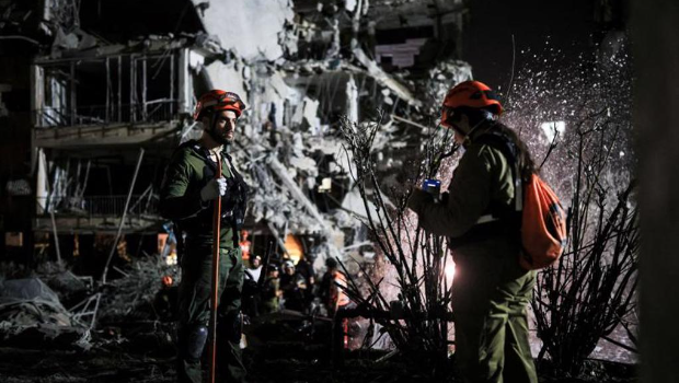 伊朗13日晚报复以色列,发动导弹攻击 伊朗13日晚报复以色列,发动导弹攻击