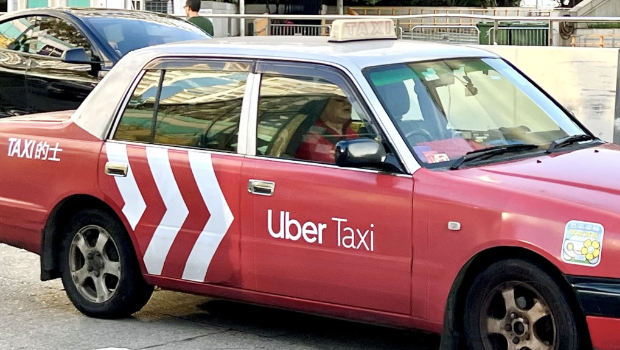 在网约车服务方面,43.8%受访者满意服务质量。 在网约车服务方面,43.8%受访者满意服务质量。