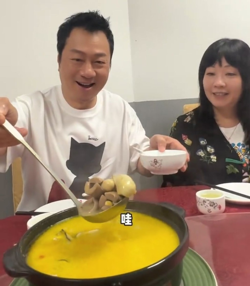 德记 黎耀祥打卡猪腰鸡子汤 德记 黎耀祥打卡猪腰鸡子汤