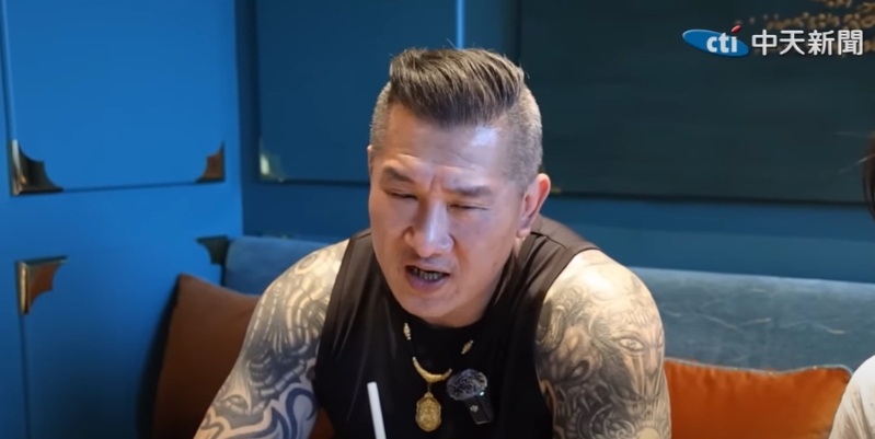 “馆长”陈之汉14日表示,我们政府叫他不要回来了,他是台湾人,台湾是你家也是他家,有什么权力叫他不要回来?.jpg “馆长”陈之汉14日表示,我们政府叫他不要回来了,他是台湾人,台湾是你家也是他家,有什么权力叫他不要回来?.jpg