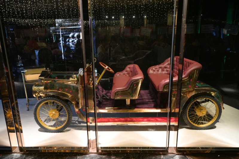 大富豪招牌的金色劳斯莱斯老爷车已完成翻新。 大富豪招牌的金色劳斯莱斯老爷车已完成翻新。